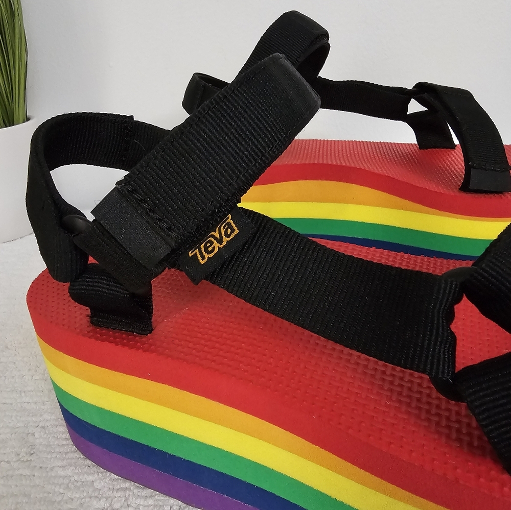 Teva Flatform Bold Universal Stripe Rainbow Pride Platform Adjustable Sandals - Picture 3 of 13